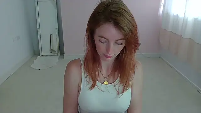 Snapshot of Red_firesquirt chatting on 06.18.26 Red firesquirt online show from 06.18.26