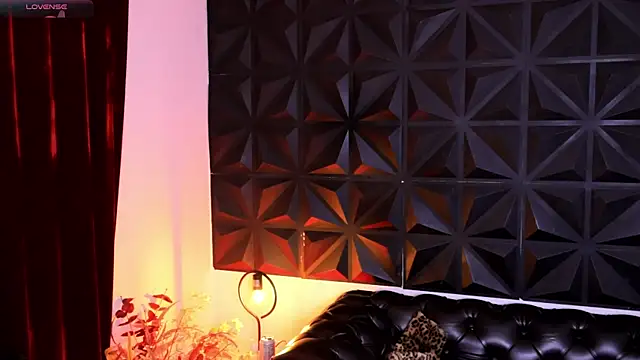 Misselektra   online show from 12.20.24