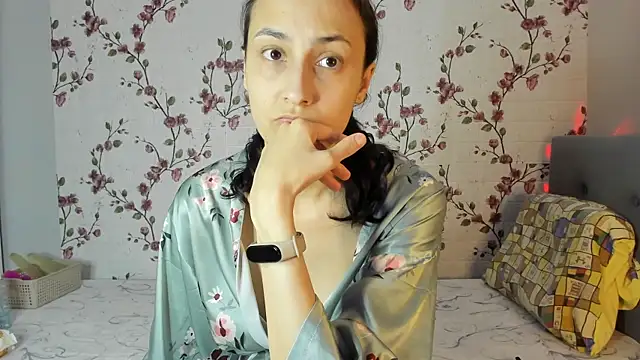 Snapshot of Alisagold90 chatting on 11.11.25 Alisagold90 online show from 11.11.25