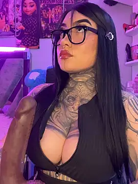 CloeeBeckam online show from 02.21.26