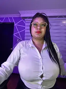 MiiaaJoness online show from 10.24.25