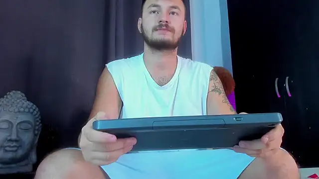 Snapshot of JacoLive chatting on 09.30.25 JacoLive online show from 09.30.25