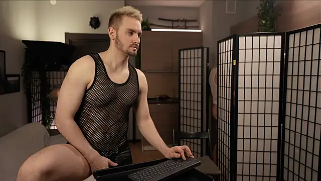 enjoy me online show from 03.05.25