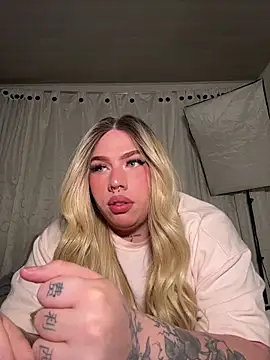 IsabellaFigueredo   online show from 11.05.25