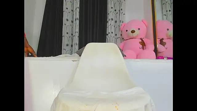 Yummy squirter online show from 12.17.24