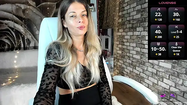 Eva Melow online show from 01.05.25