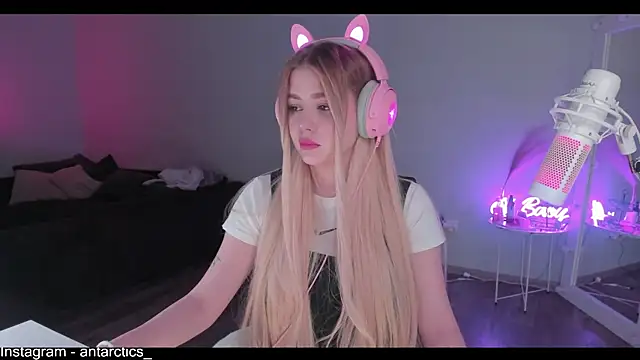 lil barbie girl online show from 12.23.24