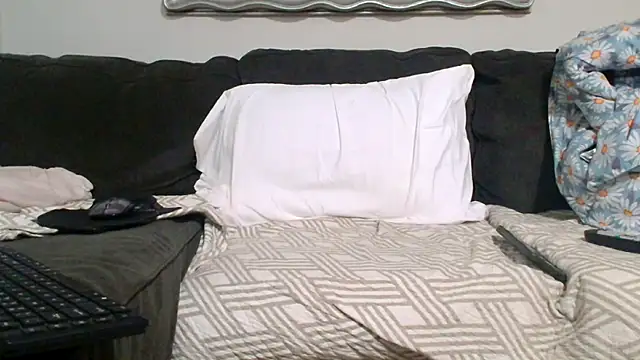 Badcuzwefun187 online show from 04.30.26