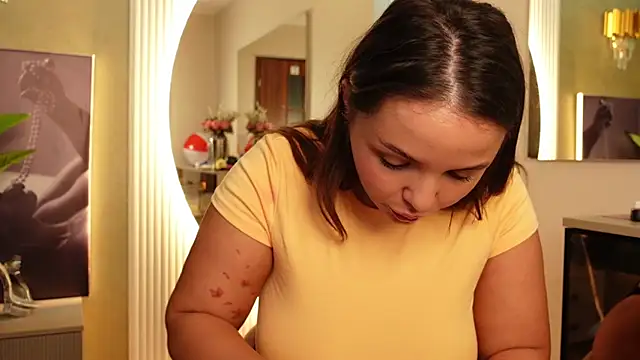 Snapshot of CelesteBailey chatting on 10.07.25 CelesteBailey online show from 10.07.25