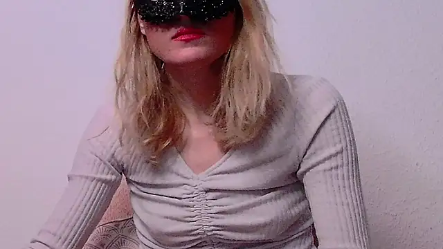 Snapshot of SecretAnni chatting on 12.13.24 SecretAnni online show from 12.13.24