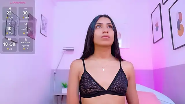 littlee emilyy  online show from 12.04.25