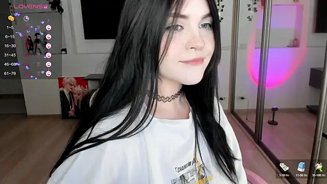 Snapshot of SelenaCute chatting on 12.12.24 SelenaCute online show from 12.12.24