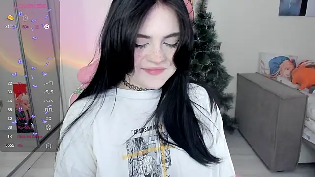 Snapshot of SelenaCute chatting on 12.30.24 SelenaCute online show from 12.30.24