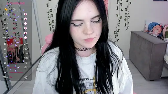 Snapshot of SelenaCute chatting on 02.03.25 SelenaCute online show from 02.03.25