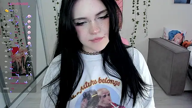 Snapshot of SelenaCute chatting on 02.17.25 SelenaCute online show from 02.17.25