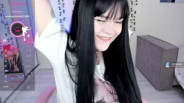 Snapshot of SelenaCute chatting on 03.03.25 SelenaCute online show from 03.03.25