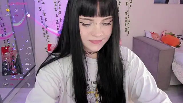 Snapshot of SelenaCute chatting on 03.12.25 SelenaCute online show from 03.12.25