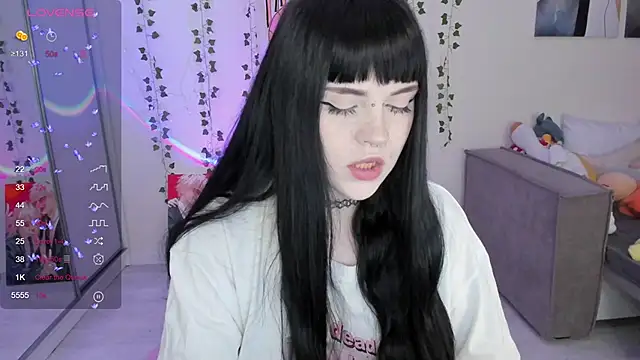 Snapshot of SelenaCute chatting on 03.13.25 SelenaCute online show from 03.13.25