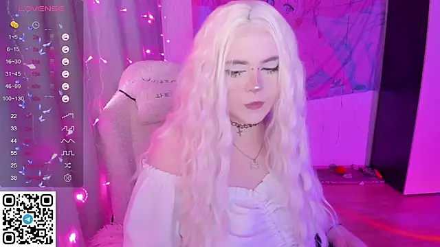 SelenaCute online show from 04.24.26