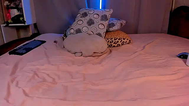 Jess Lui online show from 11.12.25