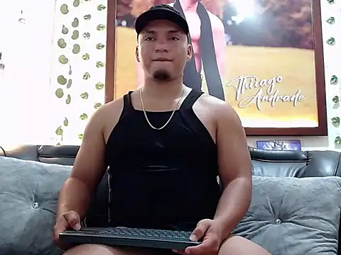 Snapshot of maykolreus chatting on 10.08.25 maykolreus online show from 10.08.25