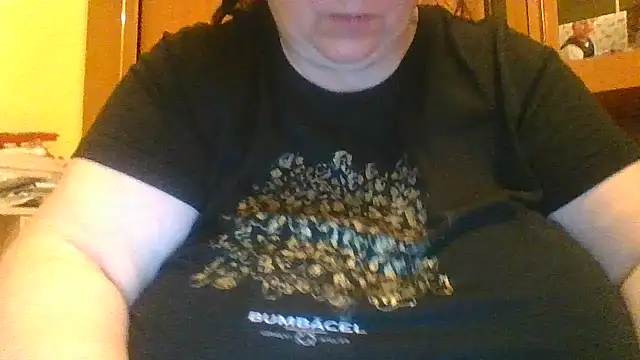 Nataliesbestjuggs online show from 11.14.25