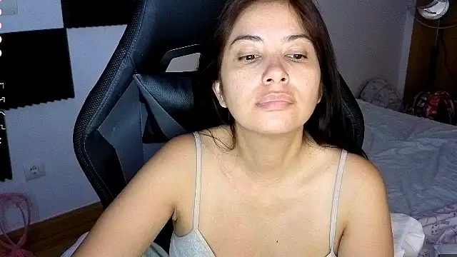 Snapshot of AnnaQueen chatting on 07.28.26 AnnaQueen online show from 07.28.26