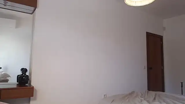 Snapshot of SexyandMarried1 chatting on 10.20.25 SexyandMarried1 online show from 10.20.25