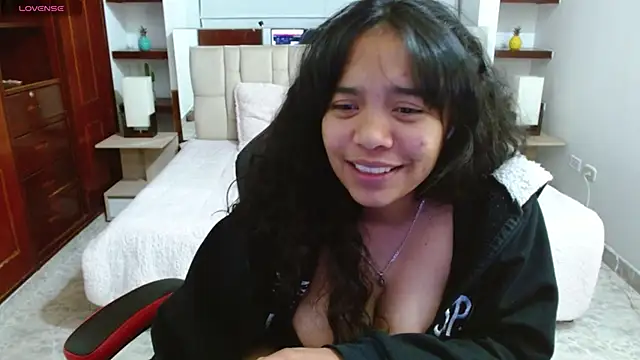 laureentt  online show from 01.13.25