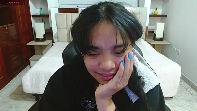 laureentt  online show from 01.14.25