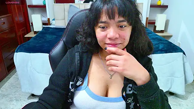 laureentt  online show from 10.30.25