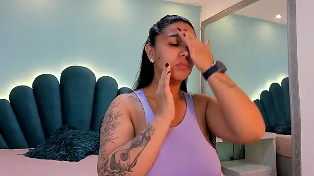 sharlott18 online show from 11.30.25