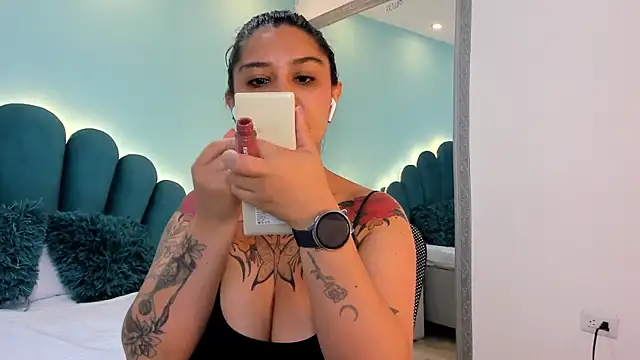 sharlott18 online show from 02.19.26