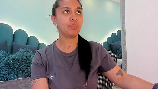 sharlott18 online show from 04.09.26