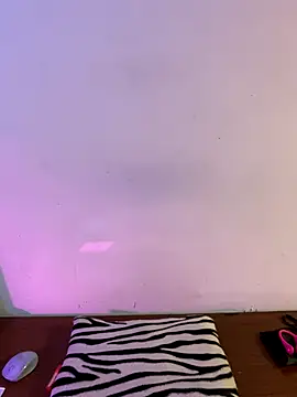 Felicia smok3 online show from 10.26.25