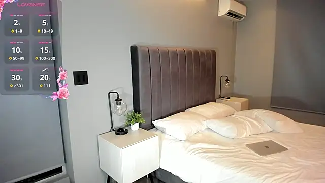 Snapshot of HOT_LADY_777 chatting on 01.23.25 HOT LADY 777 online show from 01.23.25