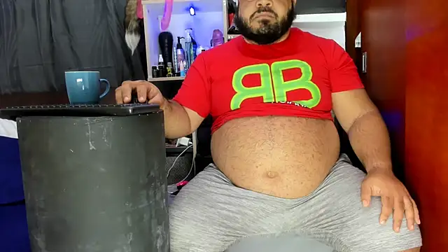 Latino bigcock online show from 01.10.25