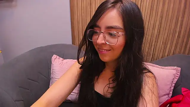 Eva Macalliter online show from 12.29.24