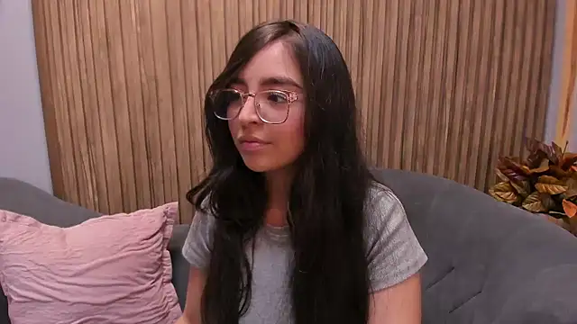 Eva Macalliter online show from 01.24.25