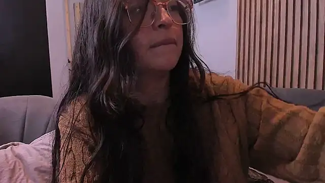 Eva Macalliter online show from 09.10.25