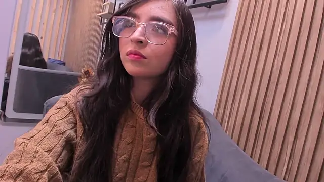 Eva Macalliter online show from 09.29.25