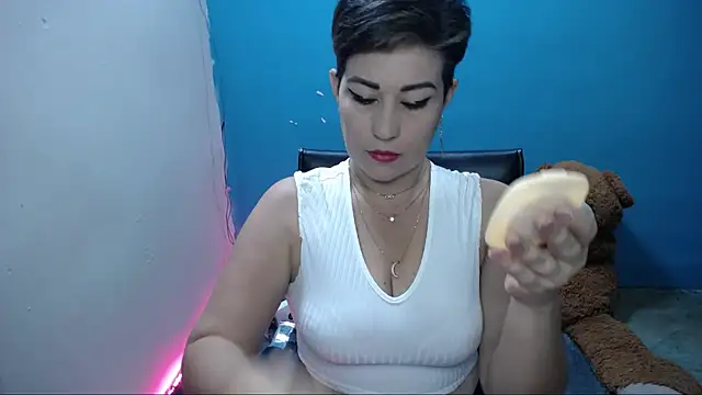 Sunny rayz  online show from 03.03.25