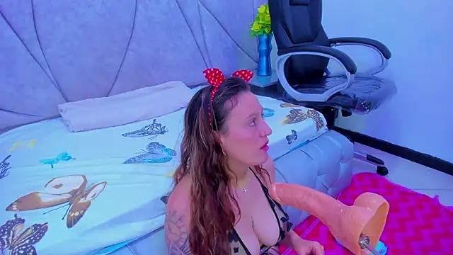 HornySlut69  online show from 10.18.25