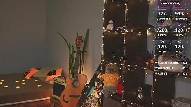 Snapshot of bananya_kitty chatting on 12.10.24 bananya kitty online show from 12.10.24