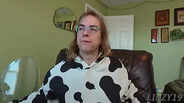 Linzy 19 online show from 11.05.25