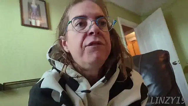 Linzy 19 online show from 12.05.25