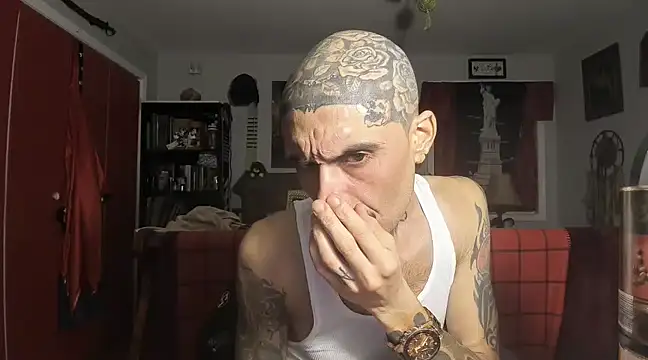 Snapshot of RoosterWabbit chatting on 02.23.25 RoosterWabbit online show from 02.23.25