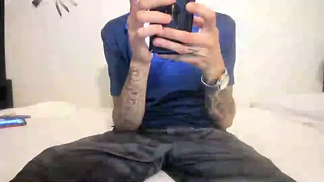 Snapshot of RoosterWabbit chatting on 09.22.25 RoosterWabbit online show from 09.22.25