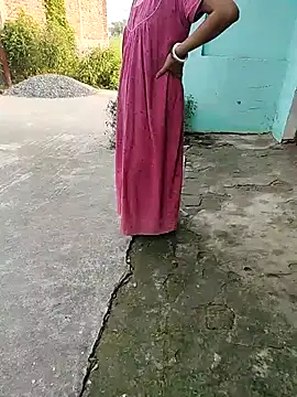 COUPLLE VILLAGE online show from 10.08.25