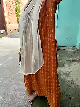 COUPLLE VILLAGE online show from 10.25.25